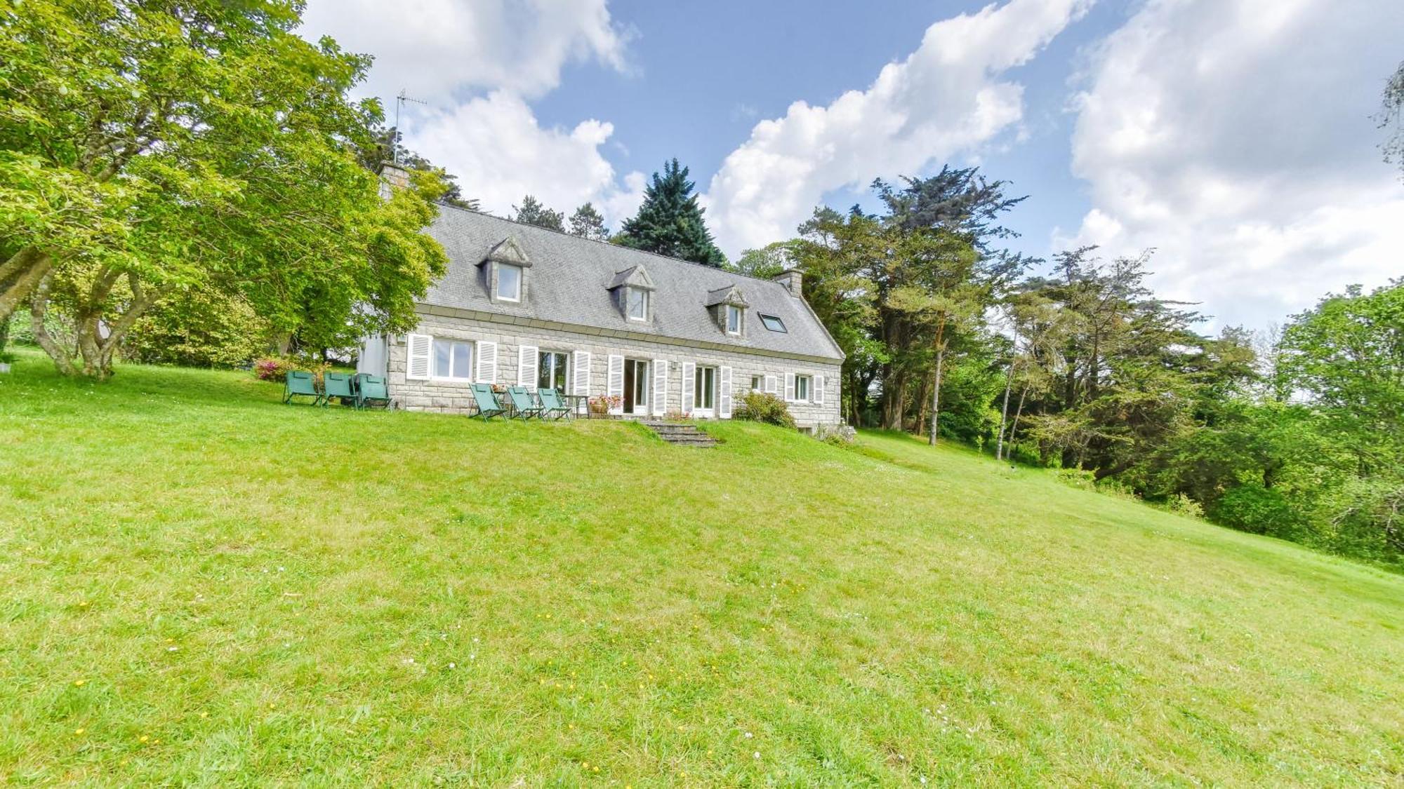 Magnifique Propriete De Deux Maisons Une De 220M2 Et L'Autre De 80M2 Avec Vue Clohars-Carnoet Exterior photo